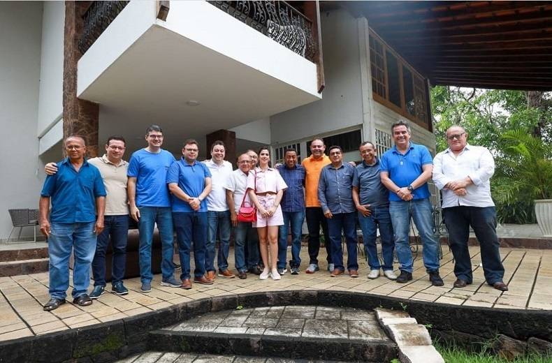 Café fraco reúne oito vereadores  torno de Jeová e Ciro Nogueira